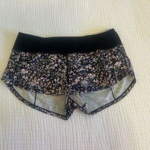 Lululemon Speed Up 2.5 Inch Floral Shorts Size 6 LIMITED EDITION
